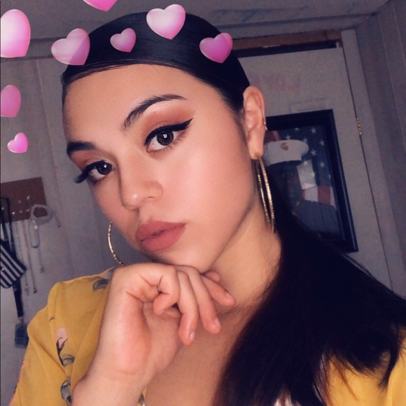 Meet your Posher, Yolanda - Picture 1 of 1